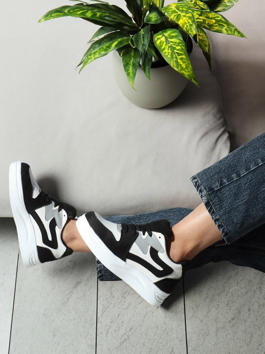 Women  Comfort Sneakers